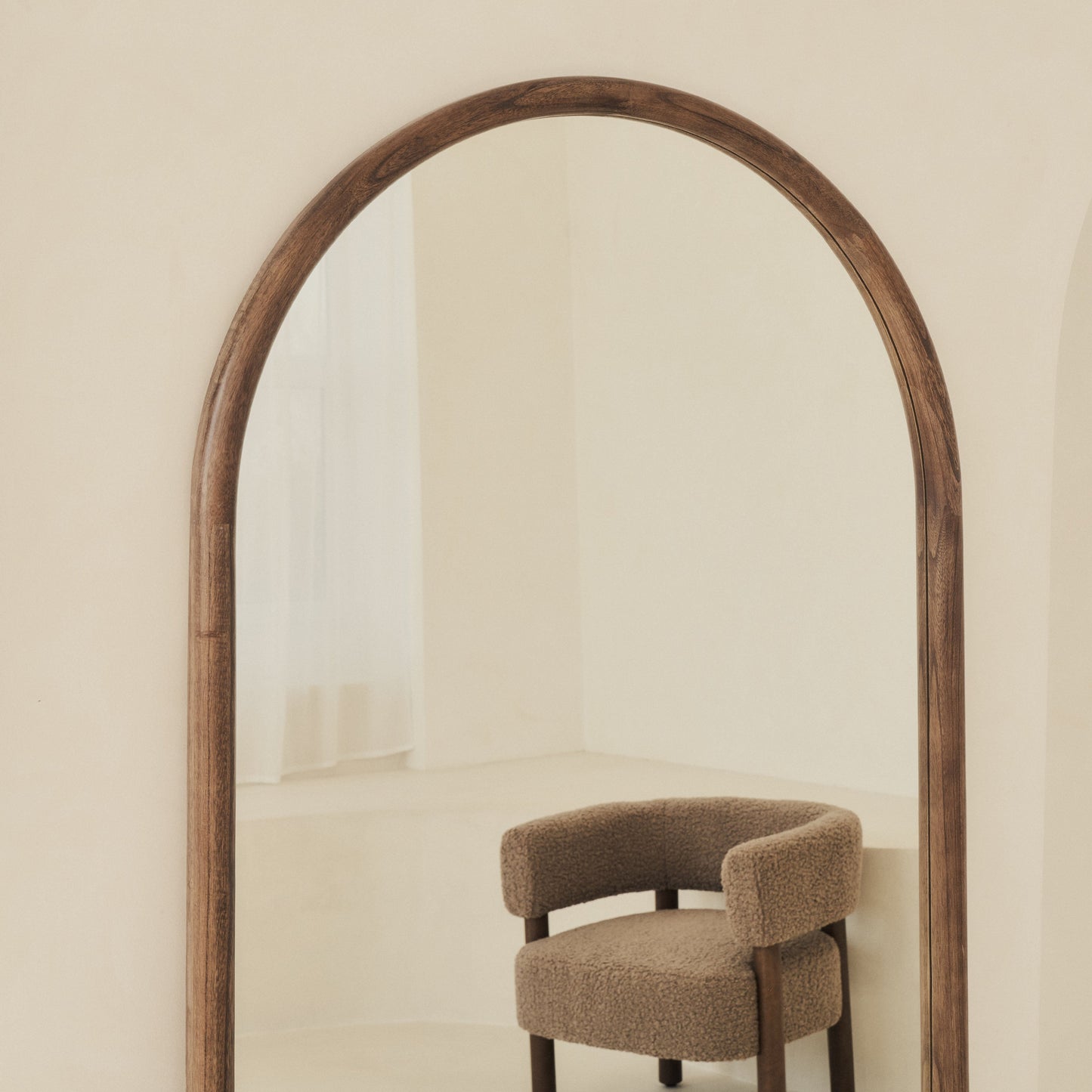 Miro Amora – Espejo de Cuerpo Entero Grande con Marco de Madera Curvo (180 cm x 90 cm)**