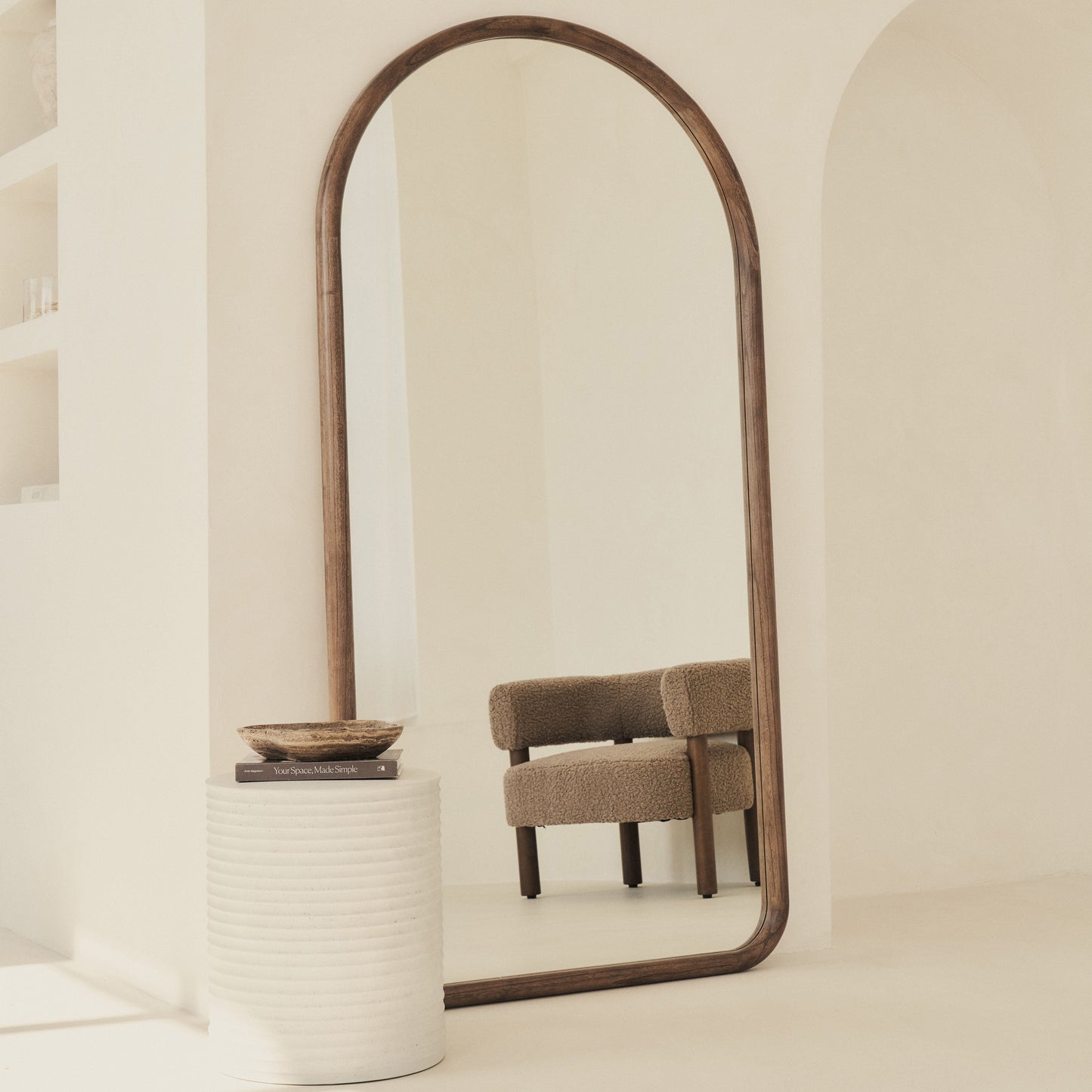 Espejo Amora – Espejo de cuerpo entero grande con marco de madera curvado (180 cm x 90 cm)**