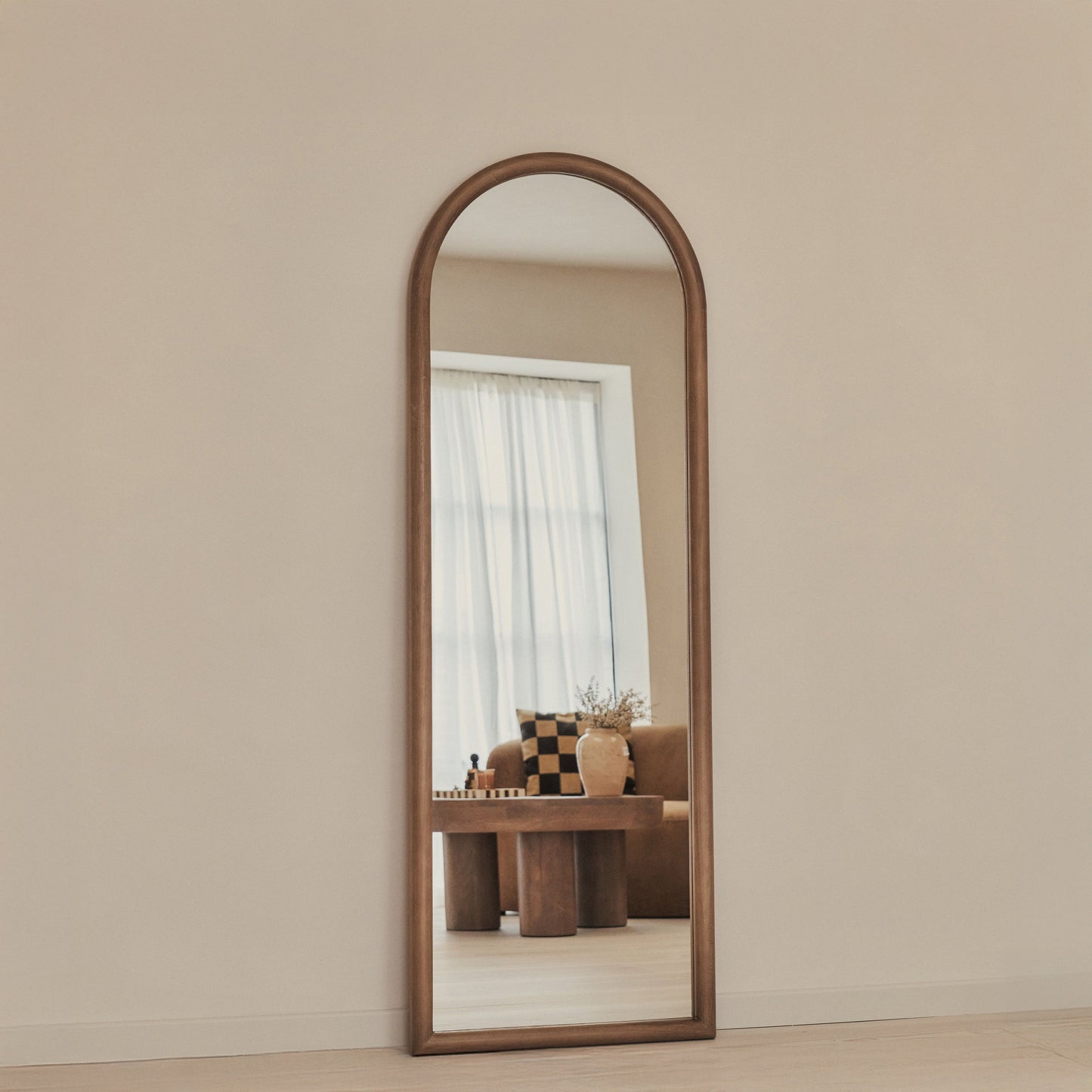 Miro Amora – Espejo de Cuerpo Entero con Marco de Madera Curvo (172 cm x 60 cm)