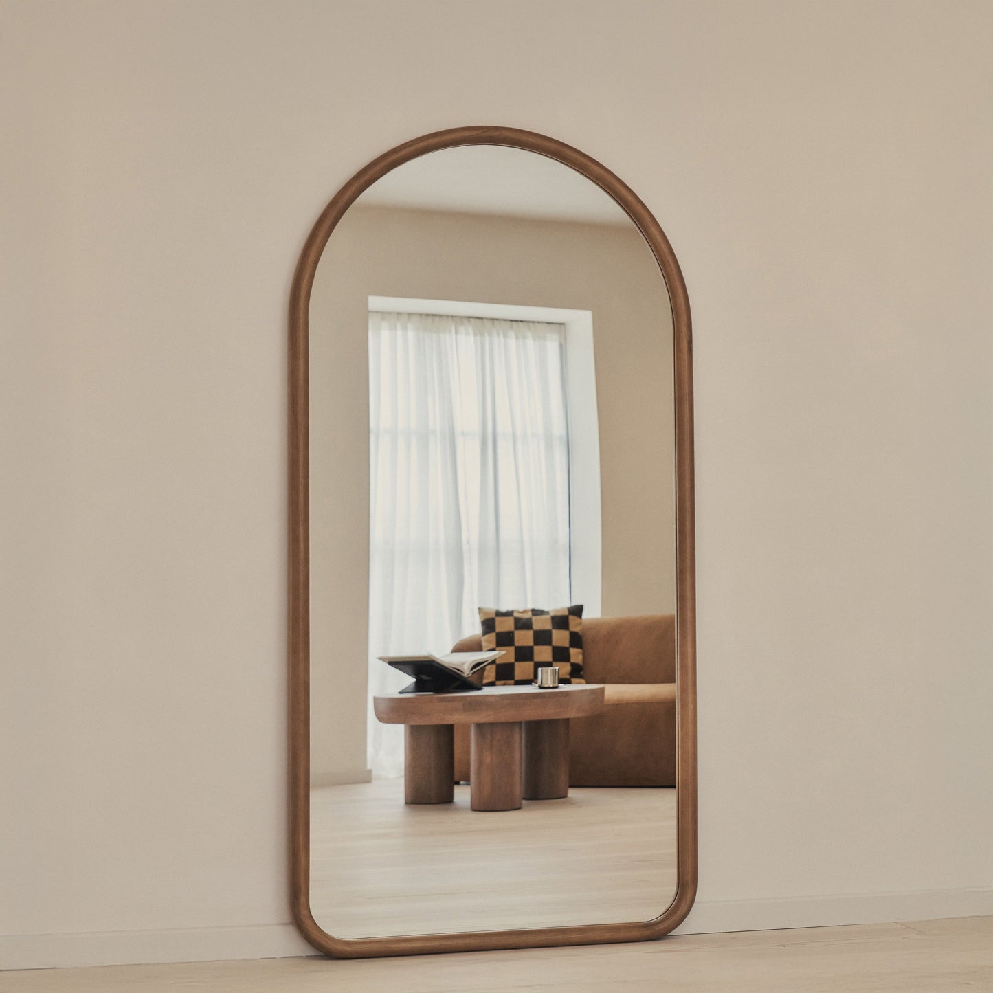Espejo Amora – Espejo de cuerpo entero grande con marco de madera curvado (180 cm x 90 cm)**