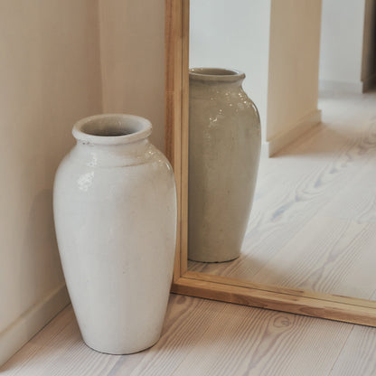 Espejo Lilia – Espejo de cuerpo entero con marco curvado de madera clara (170 cm x 80 cm)