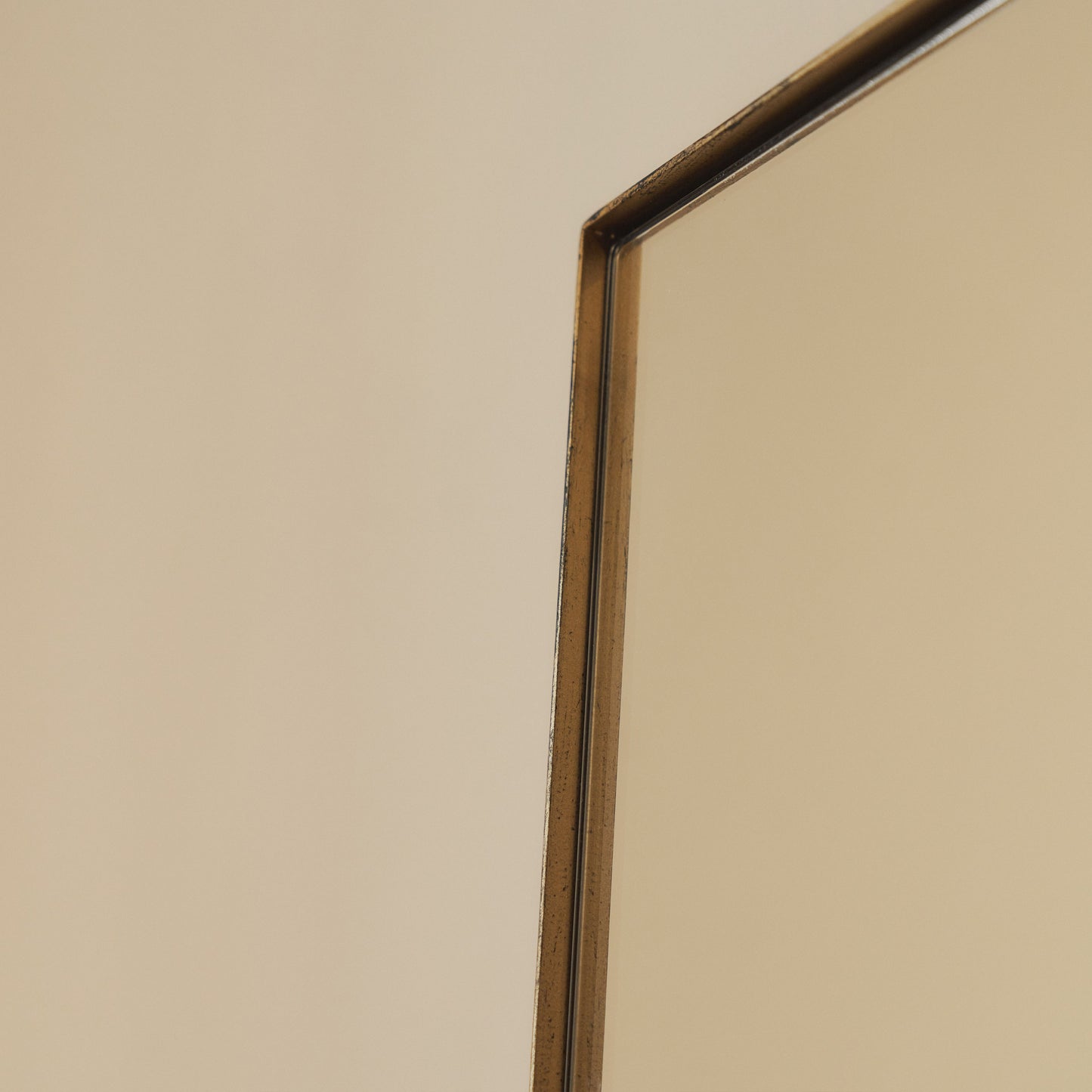 Miro Theo – Espejo de Pared Rectangular de Metal Dorado (90 cm x 60 cm)